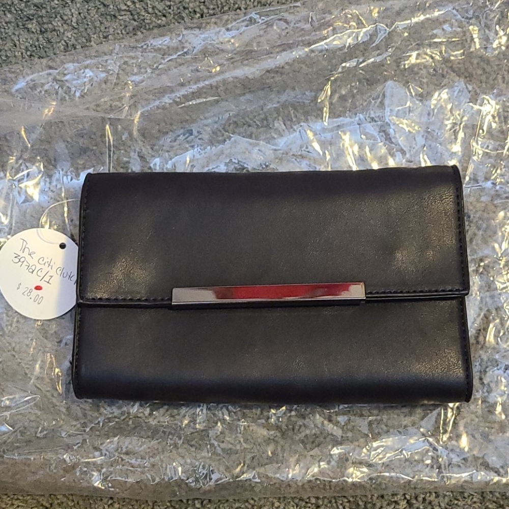 🔥NWT dark navy clutch